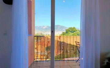 Property slide 25