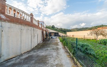 Property slide 44