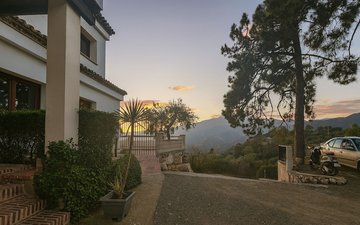 Property slide 24