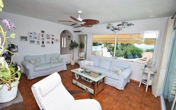Property slide 17