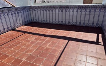 Property slide 32