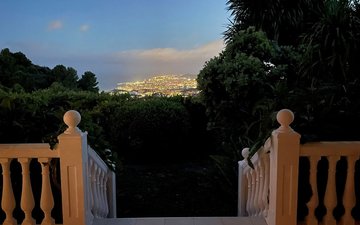Property slide 18