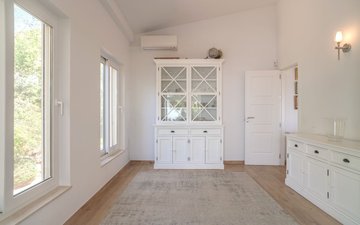 Property slide 22