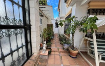 Property slide 10