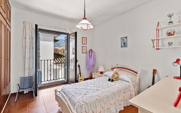 Property slide 21