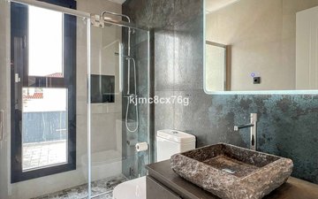 Property slide 32