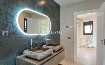 Property slide 44