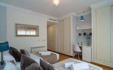 Property slide 22