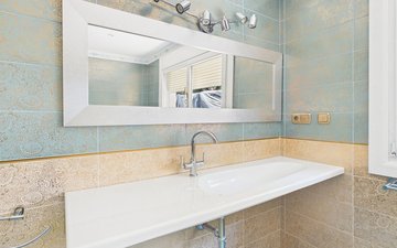 Property slide 32