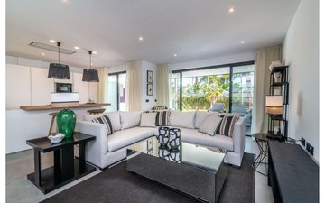 Property slide 18