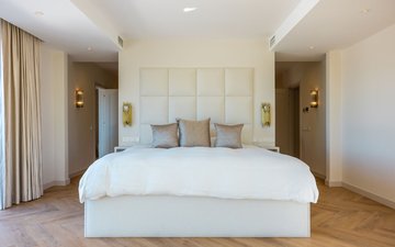 Property slide 20