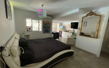 Property slide 39