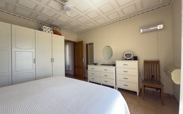 Property slide 32