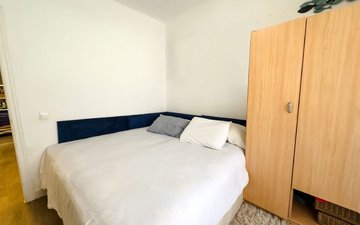 Property slide 16