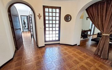 Property slide 16