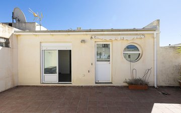 Property slide 32