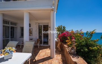 Property slide 22