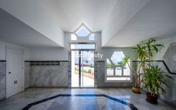 Property slide 44