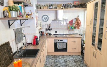 Property slide 21