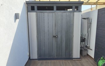 Property slide 32