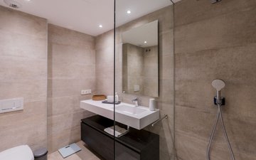 Property slide 16