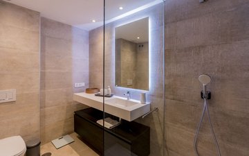 Property slide 18