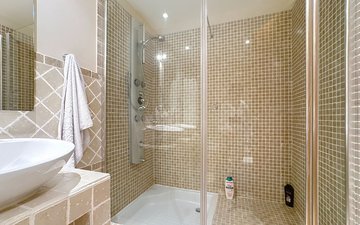 Property slide 32