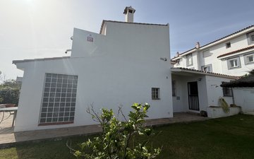 Property slide 32