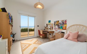 Property slide 32