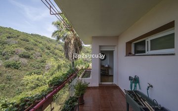 Property slide 25