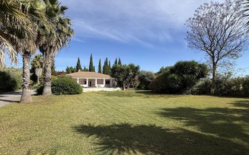 Property slide 17