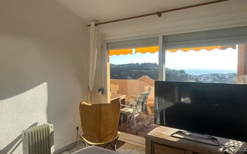 Property slide 14