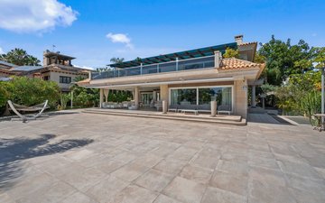 Property slide 10