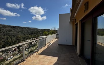 Property slide 32