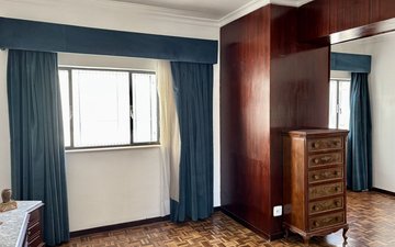 Property slide 77