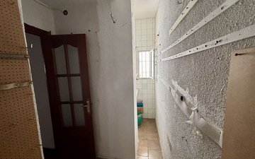 Property slide 82