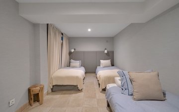 Property slide 32