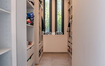 Property slide 22