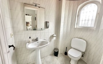 Property slide 22