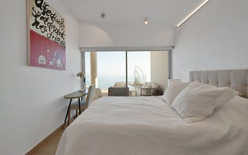 Property slide 10