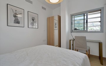 Property slide 22