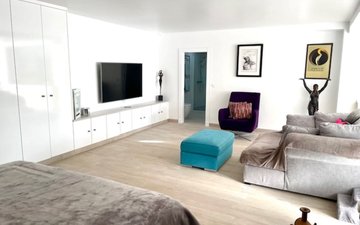 Property slide 18