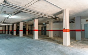 Property slide 32