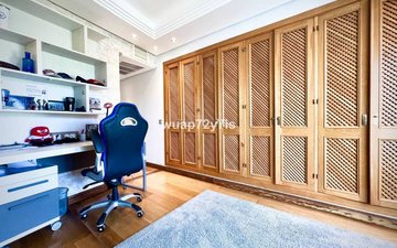 Property slide 19