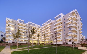 Property slide 32