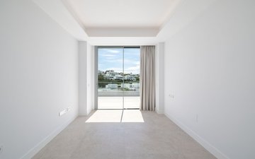Property slide 18
