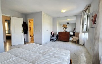 Property slide 10