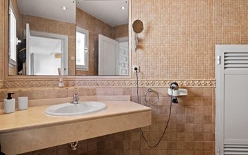 Property slide 35