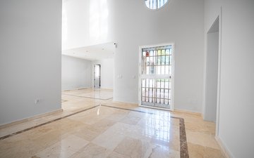 Property slide 10