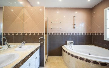 Property slide 18